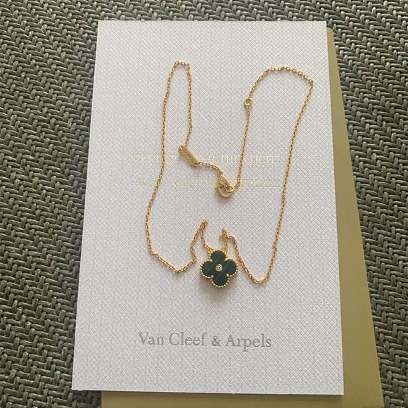 Van Cleef & Arpels Gold and Green Clover Necklace - Picture 3 of 5